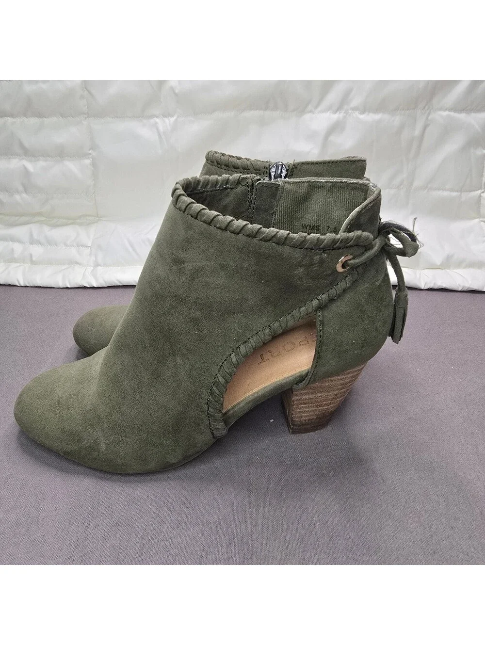 Report Olive Green Faux Suede Ankle Booties Tassel Side Zip Women's Size 7.5